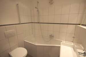 Stilvolle, vollst. renovierte 2-Zimmer-Wohnung mit Wohnküche und Balkon – Yorkstraße 1, 40476 Düsseldorf – Vorschaubild 13