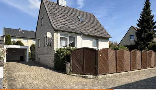 Bild von Einfamilienhaus mit größerem Gartengrundstück und Garage in Wolfenbüttel OT-Ahlum