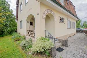Historische „Villa Bavaria“ mit Charakter – sanierungsbedürftiges Einfamilienhaus im Heimatstil – Die vollständige Adresse der Immobilie erhältst du vom Anbieter., 85567 Grafing bei München – Vorschaubild 3