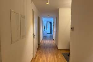 Gut geschnittene 3-Zimmer-Wohnung mit 2 Bäder in zentraler Lage