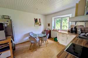 Ruhige 2,5-Zi-Whg, Küche, Bad - Holzparkett mit EBK – München – Vorschaubild 4