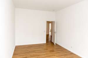 4-Zimmer-Wohnung (2021 komplett saniert) 300 m entfernt vom Hofgarten mit Balkon – 40479 Pempelfort, Düsseldorf – Vorschaubild 9