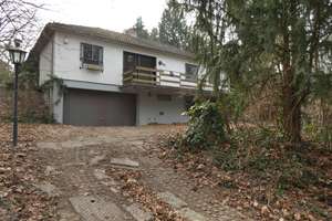 Ruhige Lage auf einer Anhöhe — OKAL-Haus auf 860 m² uneinsehbarem Grundstück
