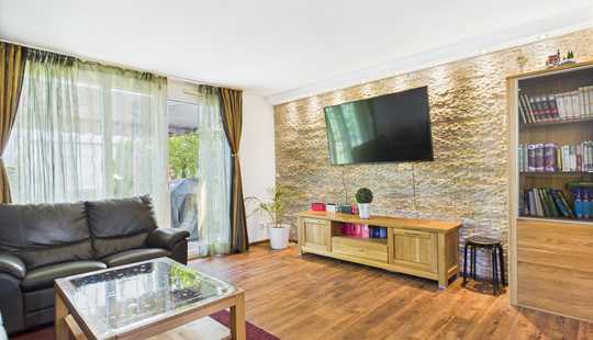 Bild von Stilvolles Reihenendhaus mit schönem Garten, EBK und zwei Stellplätzen
