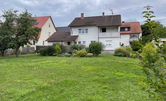 Inkl. bebaubarem Garten! 10 Ar ebenes Grdst. mit älterem EFH in ruhiger zentrumsnaher Lage!