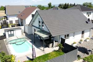 Elegantes Einfamilienhaus mit Pool in Schutterzell – Ihr Traumhaus wartet auf Sie! – Haydnstraße 7, 77743 Neuried – Vorschaubild 1