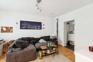 Charmante 2-Zimmer-Wohnung im 3. Obergeschoss mit Balkon in Düsseldorf Oberbilk