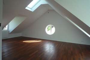 Außergewöhnliche 3-Zimmer Dachgeschosswohnung