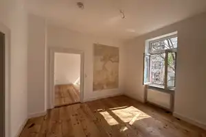 Geschmackvolle 3-Zimmer-Altbau-Wohnung mit Balkon und EBK im Martinsviertel – Kranichsteiner Straße 42, 64289 Darmstadt – Vorschaubild 1