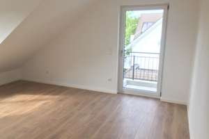 Neuwertige - moderne 2 Zimmer Dachgeschosswohnung EBK Balkon Trudering/Berg am Laim – Weißpfennigweg 9a, 81825 Berg am Laim Ost, München – Vorschaubild 11