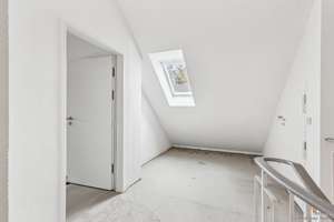 Gemütliche 2,5-Zimmer-Maisonette-Wohnung unweit des Michaeliparks in ruhiger Lage mit Westbalkon – Die vollständige Adresse der Immobilie erhältst du vom Anbieter., 81825 Berg am Laim Ost, München – Vorschaubild 10