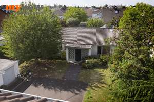 mynew: Ruhig und Zentral! Einzugsbereiter Bungalow auf Traumgrundstück!
 – Die vollständige Adresse der Immobilie erhältst du vom Anbieter., 53859 Niederkassel – Vorschaubild 1