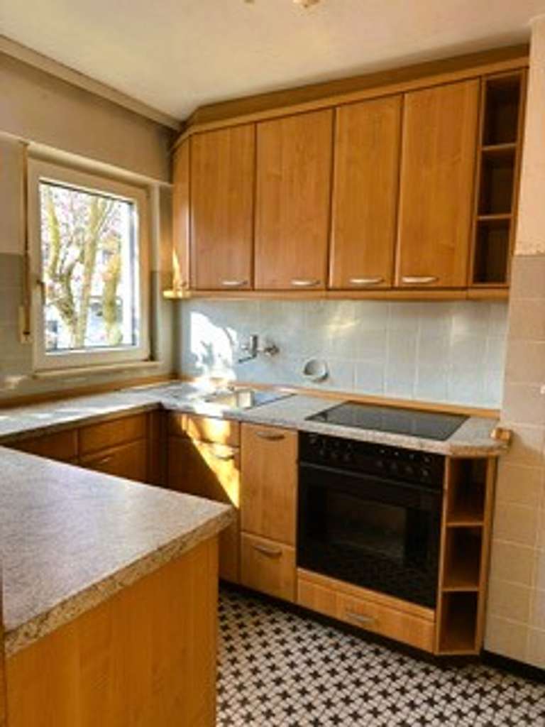 Immobilie in Nußloch - Geräumiges Einfamilienhaus mit 6 Zimmern und Garage in Nußloch - Bild 3