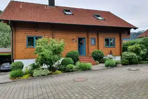 Wunderschönes Holzhaus mit Gartenidylle in Sulzau – direkt am Golfplatz – Teichacker 3, 72181 Tübingen (Kreis) – Vorschaubild 1