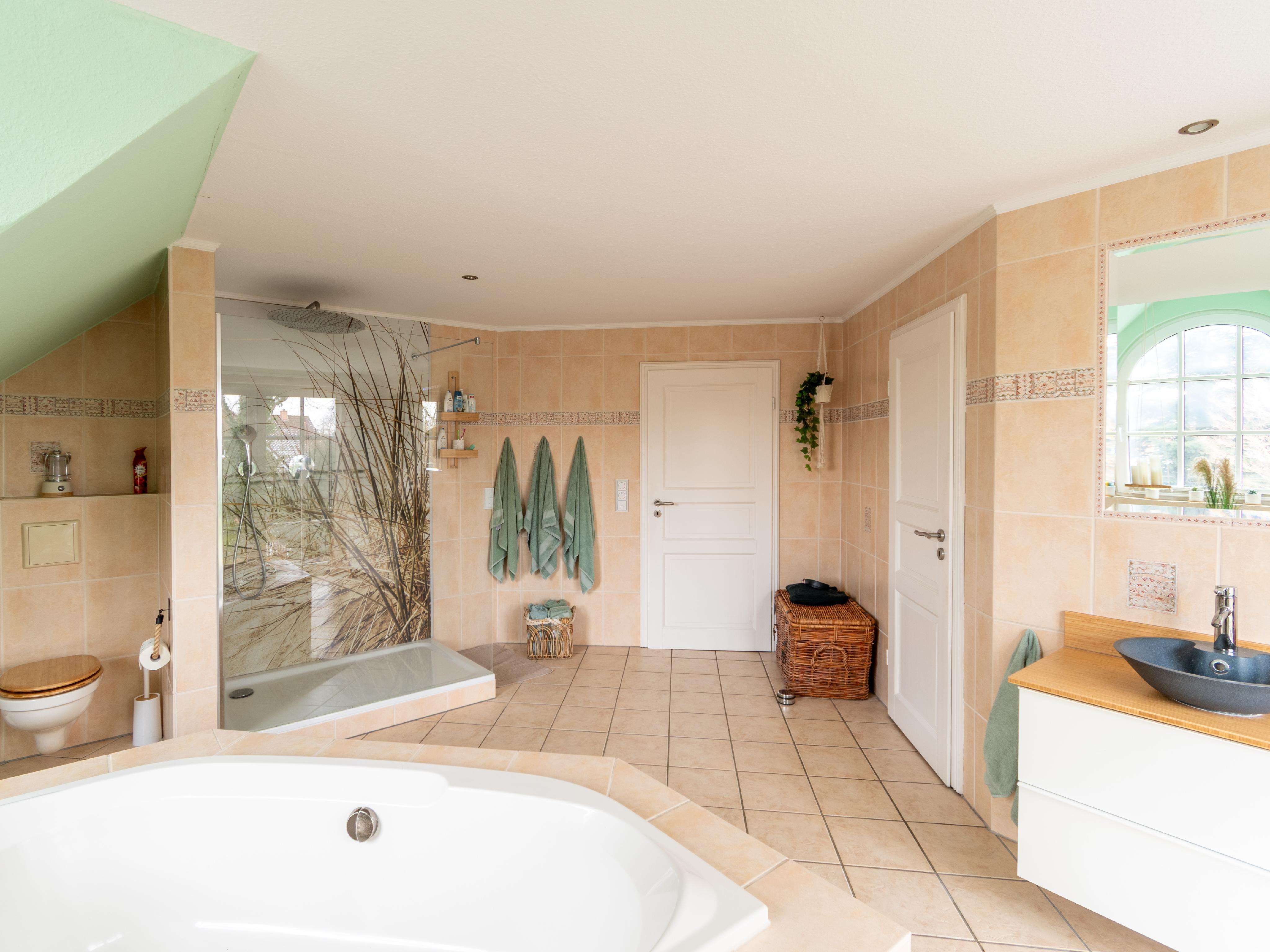 Immobilie in Stuvenborn - Exklusives Anwesen mit Einliegerwohnung, hauseigenem Irish Pub und zusätzlichem Baufenster - Bild 13