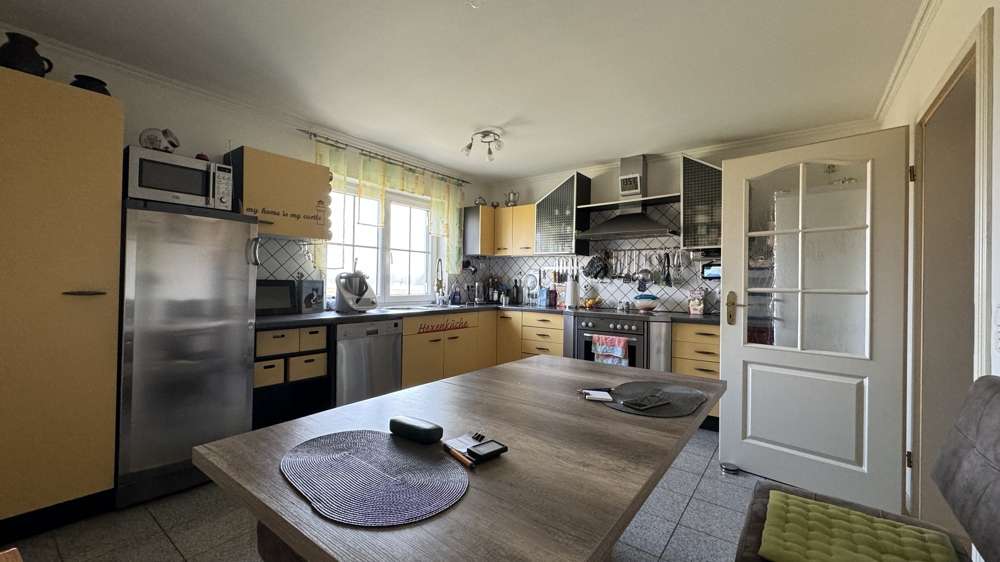 Immobilie in Osterhofen - Großzügiges Einfamilienhaus mit Einliegerwohnung 
Nähe Osterhofen/Gergweis - Bild 2