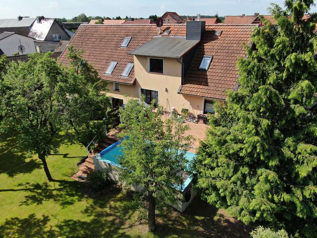 Immobilie in Gardelegen - HIER STECKT POTENZIAL! Top Garten mit POOL + SONNENTERRASSE!!!! - Bild 2