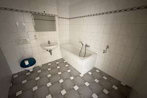 Toller Wohnkomfort im Hinterhaus, ab Oktober: 2 Zimmer im 1. OG mit Balkon, Gäste-WC & Carport! – Jakobstraße 13, 2826 Innenstadt, Görlitz – Vorschaubild 26