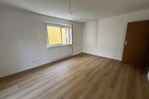 Frisch renovierte 4-Zi-Wohnung in Kornwestheim – Die vollständige Adresse der Immobilie erhältst du vom Anbieter., 70806 Kornwestheim – Vorschaubild 2