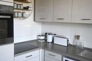 Helle 2-Zimmer-Wohnung (56 qm) mit Balkon am Stadtwald – Köln-Braunsfeld – Die vollständige Adresse der Immobilie erhältst du vom Anbieter., 50933 Braunsfeld, Köln – Vorschaubild 4