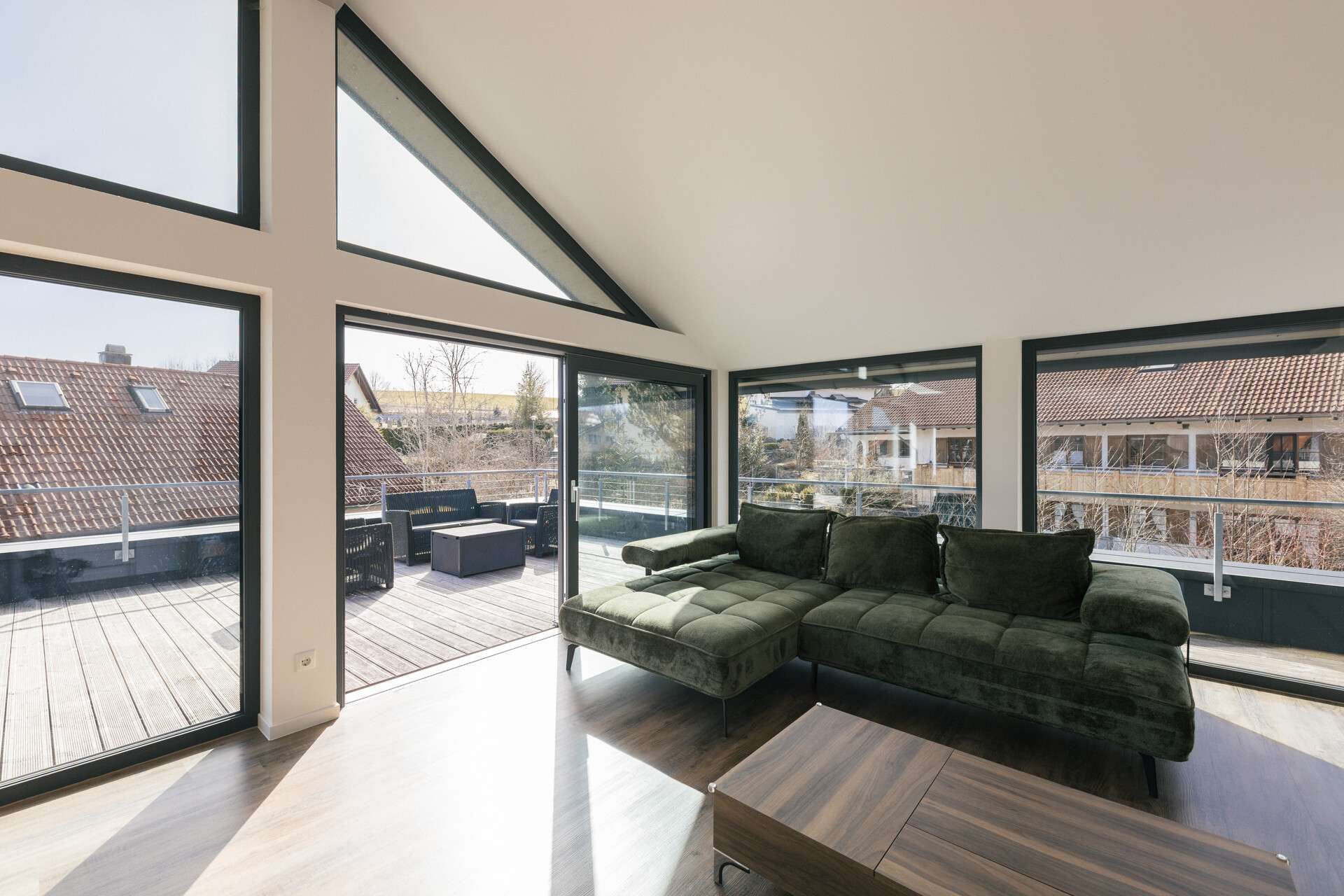 Immobilie in Stiefenhofen - Exklusive Penthousewohnung mit großzügiger Dachterrasse im Herzen des Westallgäu´s - Bild 2