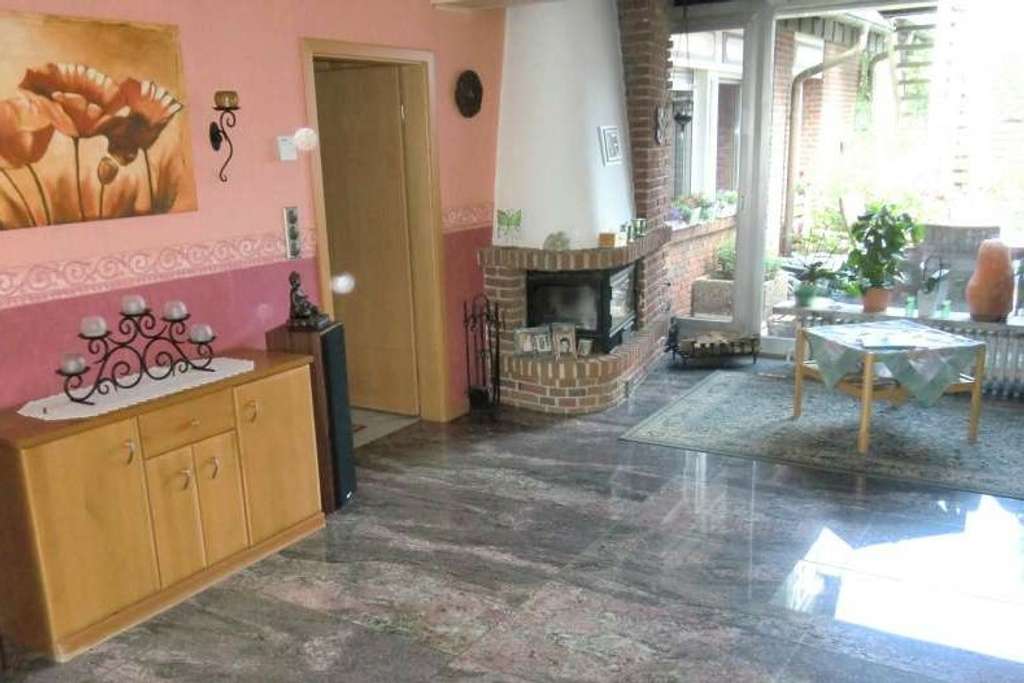 Immobilie in Damendorf - Attraktive Immobilie in Damendorf: Drei Wohneinheiten und Gewerbefläche erwarten Sie! - Bild 0