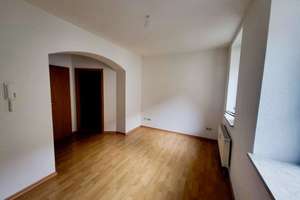 Im Hinterhaus * klein & fein & bald ist es Dein zu Hause *