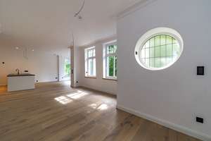 Exklusiv sanierte Altbauwohnung (KfW-55) mit hochwertiger Ausstattung und Blick auf den Schlossgarte – Die vollständige Adresse der Immobilie erhältst du vom Anbieter., 26135 Gerichtsviertel, Oldenburg (Oldenburg) – Vorschaubild 5