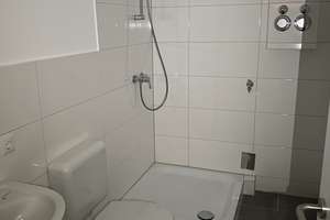 Komplett renovierte 40 m² Wohnung in zentraler Lage von Kiel – bezugsfrei ab sofort – Elisabethstr. 58-60, 24143 Gaarden-Ost, Kiel – Vorschaubild 4