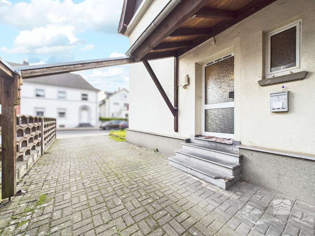 Immobilie in Geilenkirchen - REIMANN&WOLFF Geilenkirchen-Stadt: „Stilvolles Stadthaus mit Einliegerwohnung.“ - Bild 2