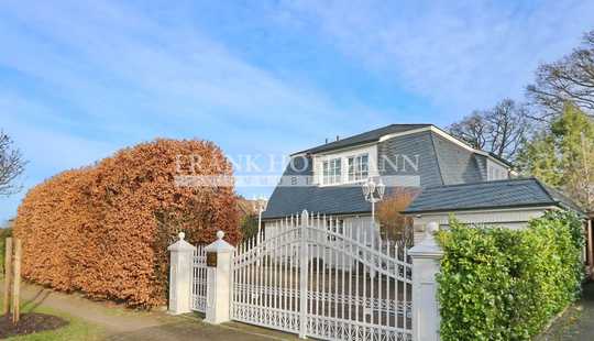 Bild von Stilvolle Villa mit großem Garten und Garage in Hamburg-Volksdorf