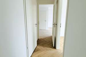 Sehr ruhige Wohnung zum Innenhof mit EBK, Abstellkammer, Balkon und Waschmaschinenanschluss! – Otto-Franke-Straße 45, 12489 Adlershof, Berlin – Vorschaubild 12