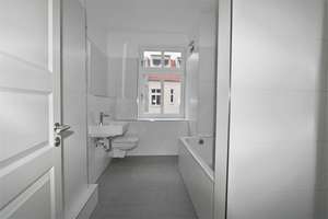 Zeitmietvertrag! Komplett sanierte 2-Zimmer-Wohnung mit Balkon! – Kopenhagener Str. 13, 10437 Prenzlauer Berg, Berlin – Vorschaubild 6