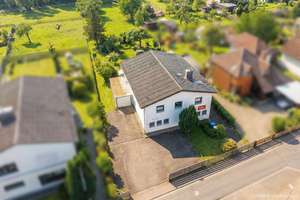 Reserviert: Wohnen und Arbeiten unter einem Dach: 278 m² Gesamtfläche am Ortsrand von Kirchhain – Die vollständige Adresse der Immobilie erhältst du vom Anbieter., 35274 Kirchhain – Vorschaubild 1