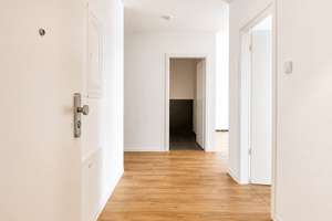 Große 3-Zimmer-Wohnung (Typ 5) mit Loggia, Gäste-WC und eigenem Keller | jetzt verfügbar – Raderberggürtel 50, 50968 Marienburg, Köln – Vorschaubild 4