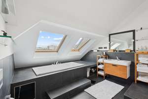 64 Stufen ins Glück. Stilvolle Maisonettewohnung mit zwei Dachterrassen – Die vollständige Adresse der Immobilie erhältst du vom Anbieter., 40477 Pempelfort, Düsseldorf – Vorschaubild 13