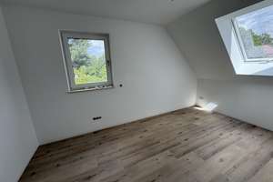 Modern semi-detached house with basement living space and carport – Wegedornstraße 183B, 12524 Altglienicke, Berlin – Vorschaubild 3