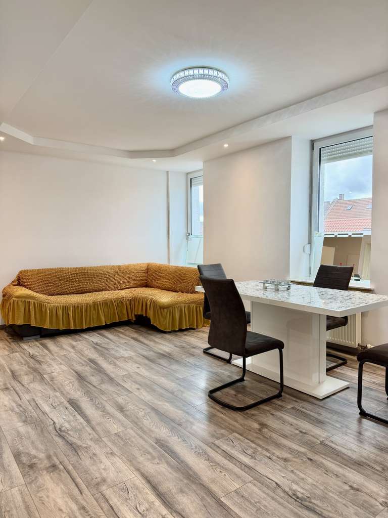 Immobilie in Pirmasens - Renovierte 2 Zimmer Wohnung mit Kochnische, Badezimmer und Abstellraum - Bild 1