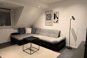 **Charmante, voll möblierte und frisch kernsanierte 2-Zimmer-Wohnung mit Spitzboden und Balkon** – Frohnhauser Str. 133, 45144 Holsterhausen, Essen – Vorschaubild 3