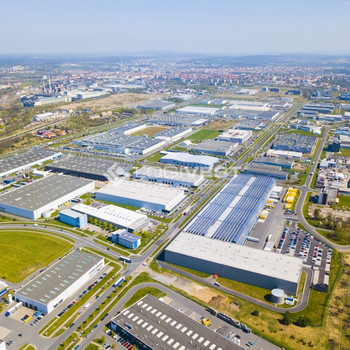 Bestandshalle mit moderner Ausstattung + Rampen