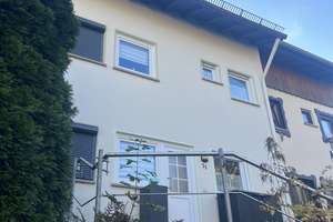 Bis 2025 modernisiert! Charmantes Ferienhäuschen mit romantischem Kamin+idyllischer Gartenterrasse – Die vollständige Adresse der Immobilie erhältst du vom Anbieter., 78141 Schönwald im Schwarzwald – Vorschaubild 1