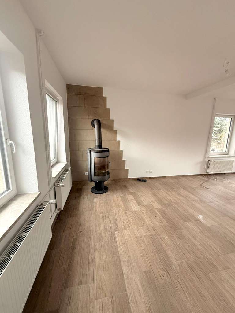 Immobilie in Steinburg - SANIERTES EINFAMILIENHAUS (BJ. 1963) IN RUHIGER LAGE MIT GARTEN UND TERRASSE - Bild 4