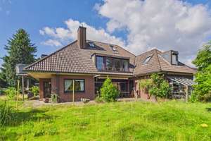 Ihr Traumhaus zwischen Stadtleben und Natur: Modernisiertes Zweifamilienhaus mit großem Garten – Reetkükenweg 21, 21147 Hausbruch, Hamburg – Vorschaubild 1