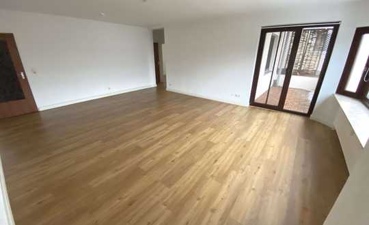 Celler Str., citynahe 3 Zim.- Etw. mit Loggia u. Gäste WC, inkl. Pkw-Tiefgaragen-Einstellplatz