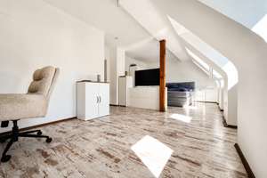 Hell. Modern. Charmant. Dachgeschosswohnung mit besonderem Wohngefühl – Bromberger Straße 14, 90491 Schoppershof, Nürnberg – Vorschaubild 2
