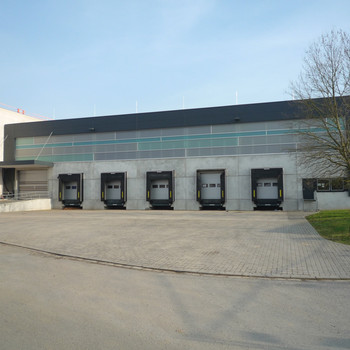 *MODERNE LAGER-/ LOGISTIKFLÄCHEN ZU VERMIETEN*