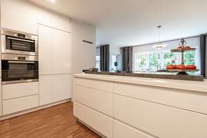 Exklusive Eigentumswohnung mit Gäste-WC, Kamin, KNX-System, großem Balkon und Tiefgarage – Die vollständige Adresse der Immobilie erhältst du vom Anbieter., 22459 Niendorf, Hamburg – Vorschaubild 16