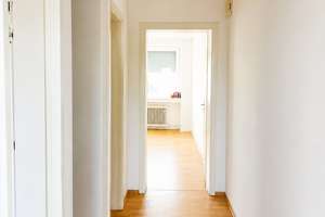 **SENKELBACH** Teilsanierte und lichtdurchflutete 1 ZKB- Wohnung Nähe Innenstadt – Wertachstraße 13, 86153 Rechts der Wertach, Augsburg – Vorschaubild 6