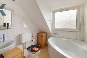 Vielseitiges Mehrgenerationen-Haus – modernisiert, vermietet, viele Optionen! – Odenthaler Str. 27, 51069 Dünnwald, Köln – Vorschaubild 7