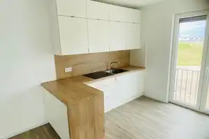 Moderne 3 Zi. Wohnung (EG) mit großer Loggia, Einbauküche und Tiefgaragenplatz in Wob-Wendschott! – Alte Schulstr. 31 B, 38448 Wolfsburg – Vorschaubild 5